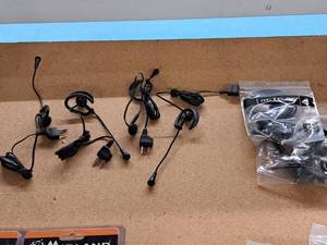 lot 405 image: Lot of (6) RetcVIS In-Ear Speakers RT22