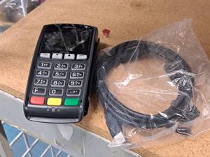 lot 423 image: Ingenico Credit Card Reader iPP350 with (1) Cable