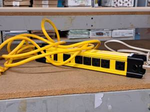 lot 442 image: Power StripRelocatble Power Tap  125V15A CL-126