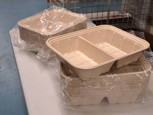 lot 644 image: Lot of (2 Boxes) World Centric 112-oz Plant Fiber Half-Size Catering Pans Lids 25-count ( 50 total items )