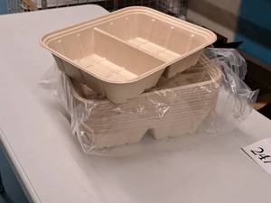 lot 647 image: Lot of (1 Box) World Centric 112-oz Plant Fiber Half-Size Catering Pans Lids 25-count ( 25 total items )