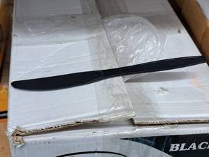 lot 740 image: Lot of (1 Box) Visions Cutlery Plastic Knives 1000-count ( 1000 total items )