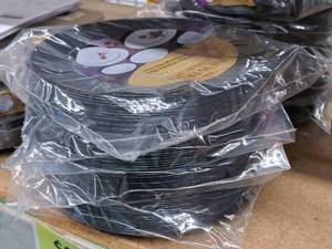 lot 764 image: Lot of (4 Packs) Maryland Plastics The Newbury Collection 7-34 Heavyweight Plastic Hors dOeuvres Plates 15-count ( 60 Total Items )