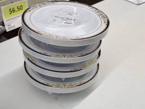 lot 831 image: Lot of (4 Packs) Signature Blu 12-oz Plastic Bowls 10-count ( 40 Total Items )