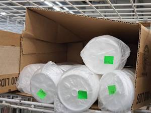 lot 890 image: Lot of (5 Packs) 6-oz Foam Vented Cup Lids 100-count ( 500 Total Items )
