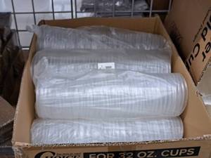 lot 911 image: Lot of (8 Packs) Choice 32-oz Paper Cold Cup Lids 100-count ( 800 Total Items )