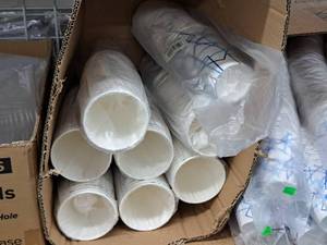 lot 912 image: Lot of (8 Packs) Choice 32-oz Paper Cold Cups 25-count ( 200 Total Items )