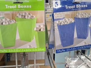 lot 918 image: Lot of (9 Packs) Treat Boxes 5-count ( 45 Total Items ) 3.75x5.25