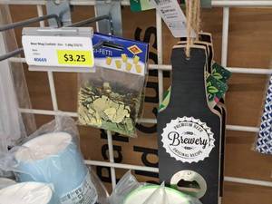 lot 924 image: (2 Packs) Beer Mug Confetti, (4) Beer Bottle Openers 7.75
