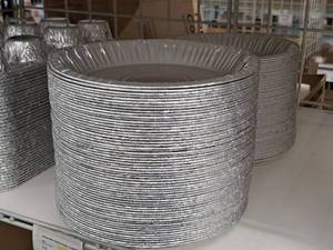 lot 940 image: Lot of (105) 10 Aluminum Pie Pans