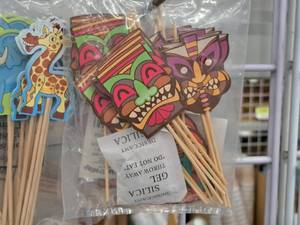 lot 952 image: Lot of (3 Packs) Tiki theme Food Picks 24-count ( 72 Total Items )