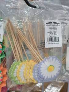 lot 954 image: Lot of (4 Packs) Daisy theme Food Picks 24-count ( 96 Total Items )
