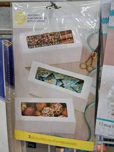 lot 957 image: Lot of (7 Packs) Treat Boxes 3-count ( 21 Total Items ) 3.25x3.25x8