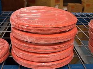 lot 978 image: Lot of (5 Packs) 10 Plates 24-count ( 120 Total Items )