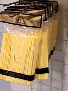 lot 998 image: Lot of (12 Packs) Plastic Knives 48-count ( 576 Total Items )