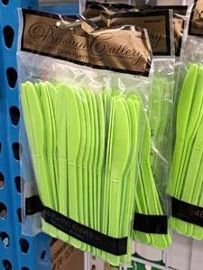 lot 1010 image: Lot of (6 Packs) Plastic Knives 48-count ( 288 Total Items )