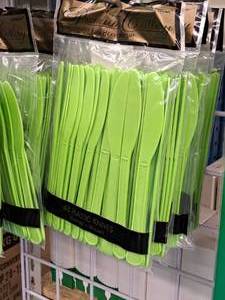 lot 1011 image: Lot of (5 Packs) Plastic Knives 48-count ( 240 Total Items )
