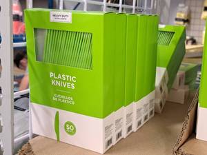 lot 1013 image: Lot of (10 Boxes) Plastic Knives 50-count ( 500 total items )