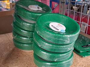 lot 1018 image: Lot of (9 Packs) Bowls 20-count ( 180 Total Items )