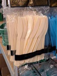 lot 1030 image: Lot of (5 Packs) Plastic Knives 48-count ( 240 Total Items )