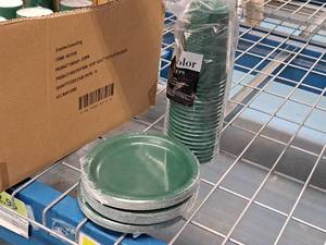 lot 1038 image: (3) Packs 6-78 Plates 20-ct, (1) Pack 16-oz Cold Cups 20-ct