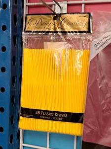 lot 1041 image: Lot of (2 Packs) Plastic Knives 48-count ( 96 Total Items )