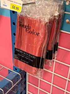lot 1047 image: Lot of (10 Packs) Touch of Color Plastic Knives 24-count ( 240 Total Items )