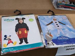 lot 1102 image: Lot of (2) Infant 12-18 months Costumes