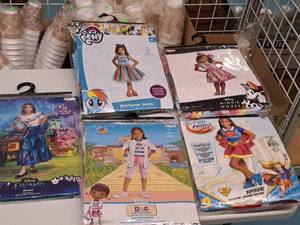 lot 1119 image: Lot of (5) 3T-4T Girls Costumes