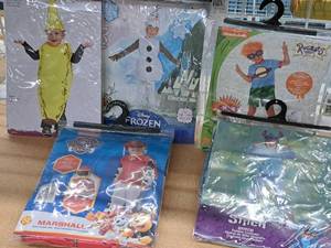 lot 1125 image: Lot of (5) Child 3T-4T Costumes