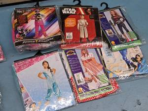 lot 1133 image: Lot of (6) Child Size 4-6 Girls Costumes