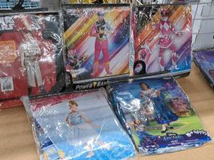lot 1142 image: Lot of (5) Child Size Medium 7-8 Girls Costumes