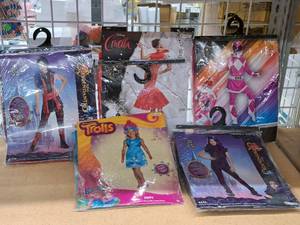 lot 1151 image: Lot of (5) Child Size Large 10-12 Girls Costumes
