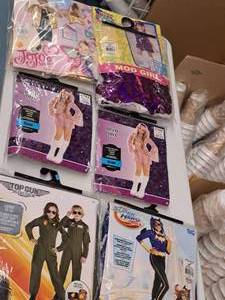 lot 1152 image: Lot of (6) Child Size Large 12-14 Girls Costumes