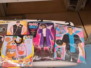 lot 1232 image: Lot of (4) (1) 48-52, (1) 48 (1) One Size 44, (1) 50 Mens Costumes