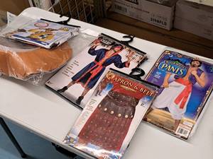 lot 1211 image: Lot of (4) Mens Costumes 34 (x3), One Size Fits Most (x1)