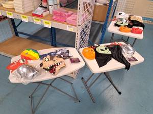 lot 1261 image: Lot of (10) Assorted Masks