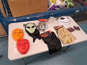 lot 1262 image: Lot of (10) Assorted Masks