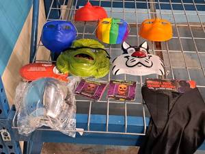 lot 1264 image: Lot of (10) Assorted Masks