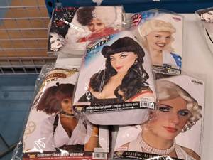 lot 1273 image: Lot of (5) Womens Assorted Wigs