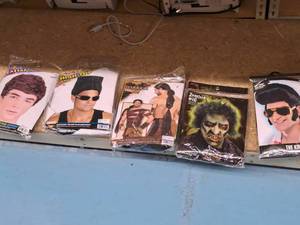 lot 1285 image: Lot of (5) Mens Wigs