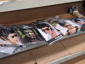 lot 1286 image: Lot of (5) Mens Wigs