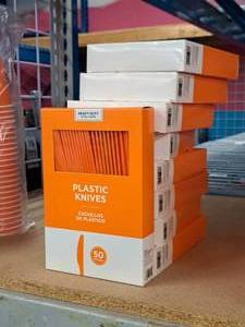 lot 1070 image: Lot of (9 Boxes) Plastic Knives 50-count ( 450 total items )
