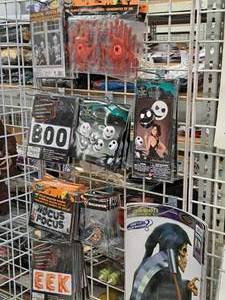 lot 1358 image: Assorted Halloween DcorSupplies