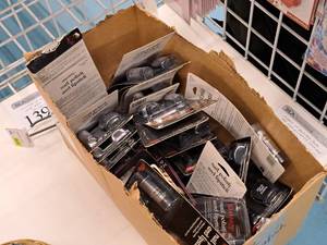 lot 1392A image: Lot of (40) Nail Polish Lip Stick