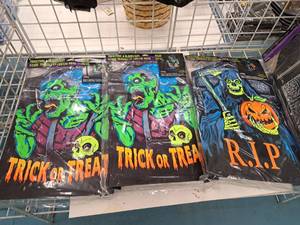 lot 1400A image: Lot of (3) Assorted Blacklight Responsive Tombstone Dcor