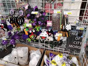 lot 1408A image: Assorted Costume Headbands and Supplies