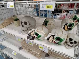 lot 1418 image: Assorted Halloween Dcor - Skulls, Baby Doll
