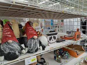 lot 1420 image: Assorted Halloween Dcor - Candles, Signs, Gnomes