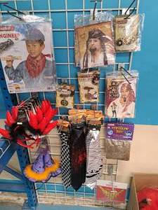 lot 1435A image: Assorted Costume Accessories